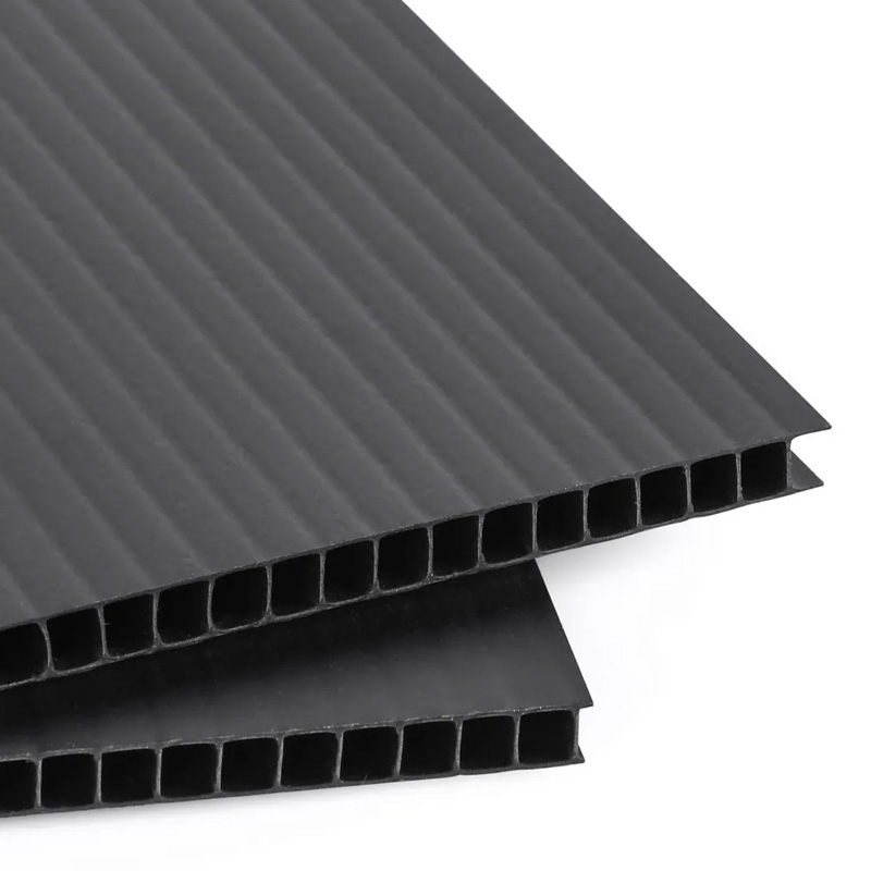 PP Oluklu Mukavva Siyah 150×110 cm 5mm (3’lü Paket)